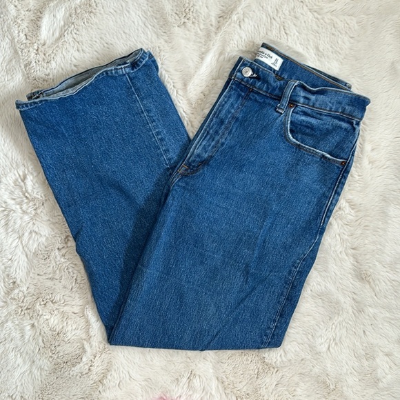 Abercrombie & Fitch The 90s Relaxed Jean High Rise size 12 Short - Picture 12 of 12